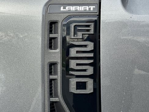 New 2026 Ford F250 Lariat w/ Black Appearance Package image 33