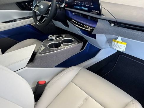 New 2026 Cadillac Optiq Sport 1 w/ LPO, Floor Liner Package AWD/4WD image 16