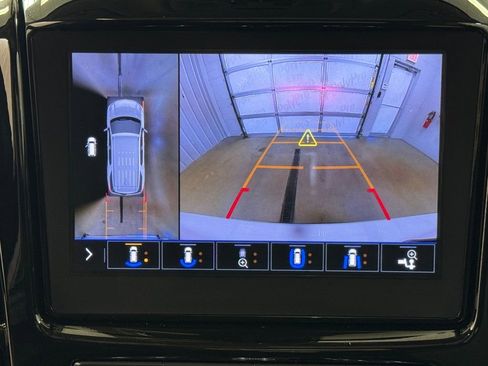 Used 2020 Chevrolet Traverse LT w/ LT Premium Package AWD/4WD image 38