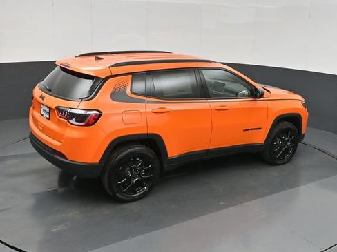 New 2026 Jeep Compass Latitude AWD/4WD image 32