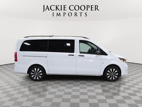 Used 2023 Mercedes-Benz Metris Passenger image 4
