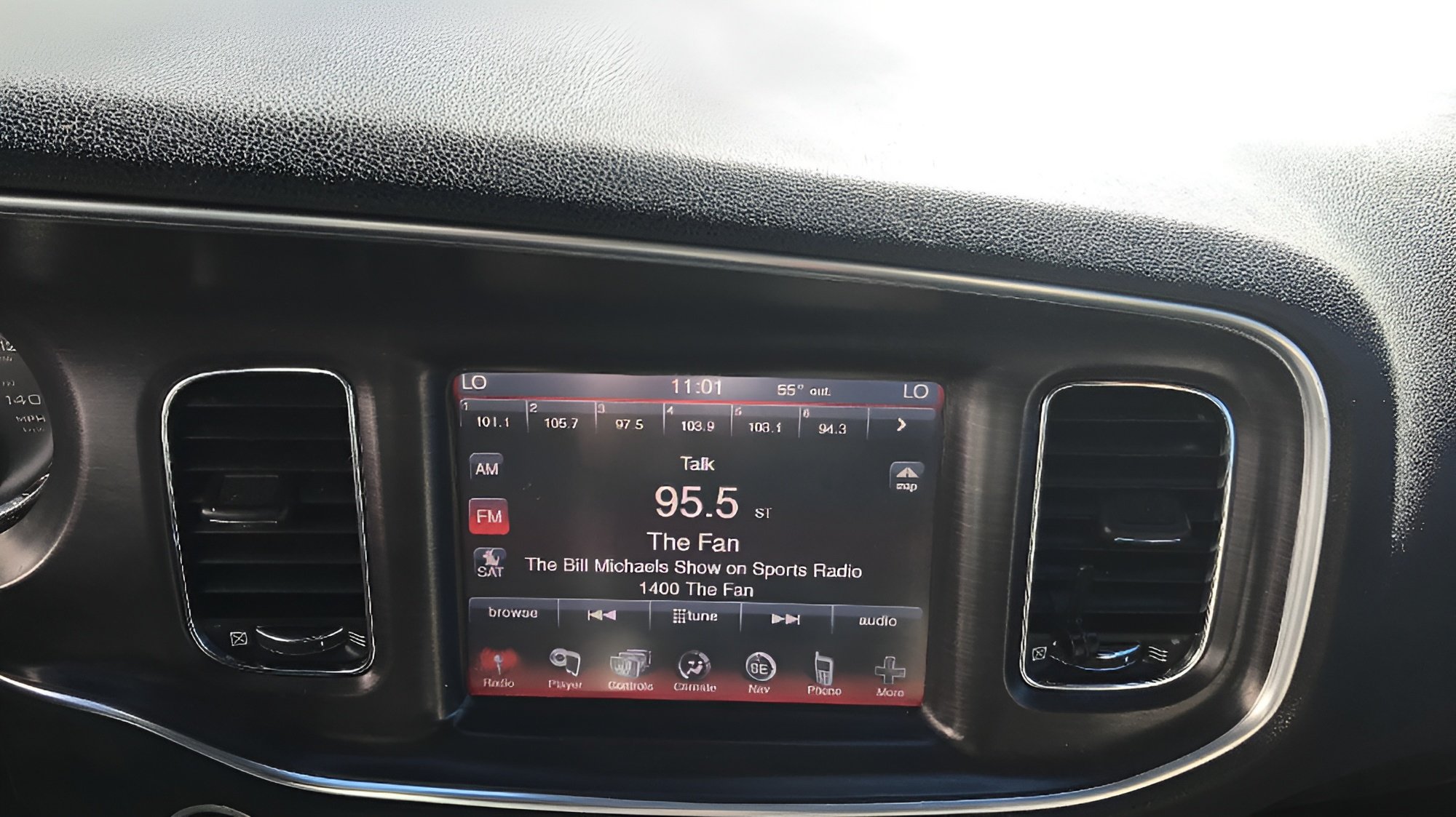 Used 2014 Dodge Charger SXT RWD image 5