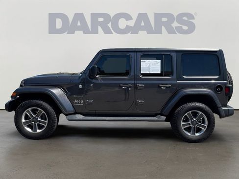 Used 2018 Jeep Wrangler Unlimited Sahara image 4