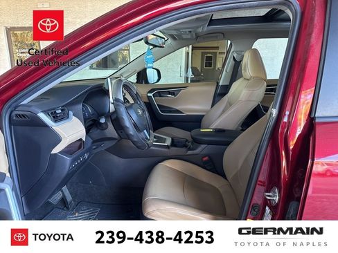 Used 2020 Toyota RAV4 Limited image 17