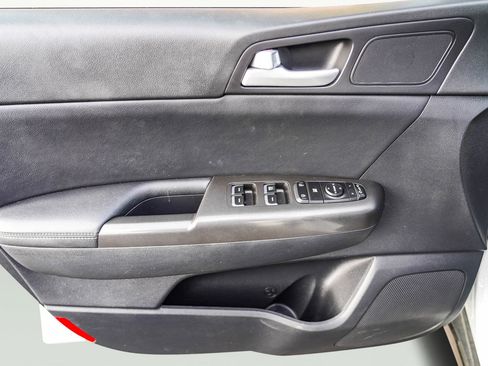 Used 2021 Kia Sportage S image 24