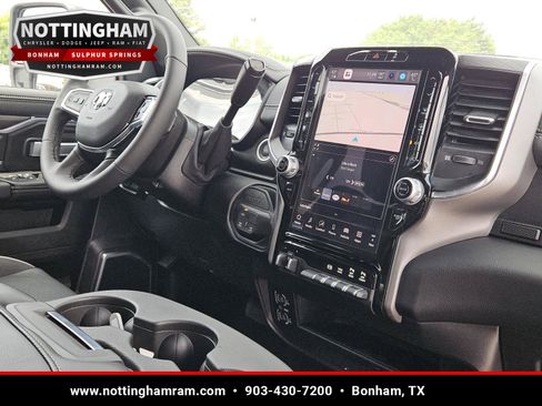 Used 2026 RAM 2500 Laramie AWD/4WD image 32