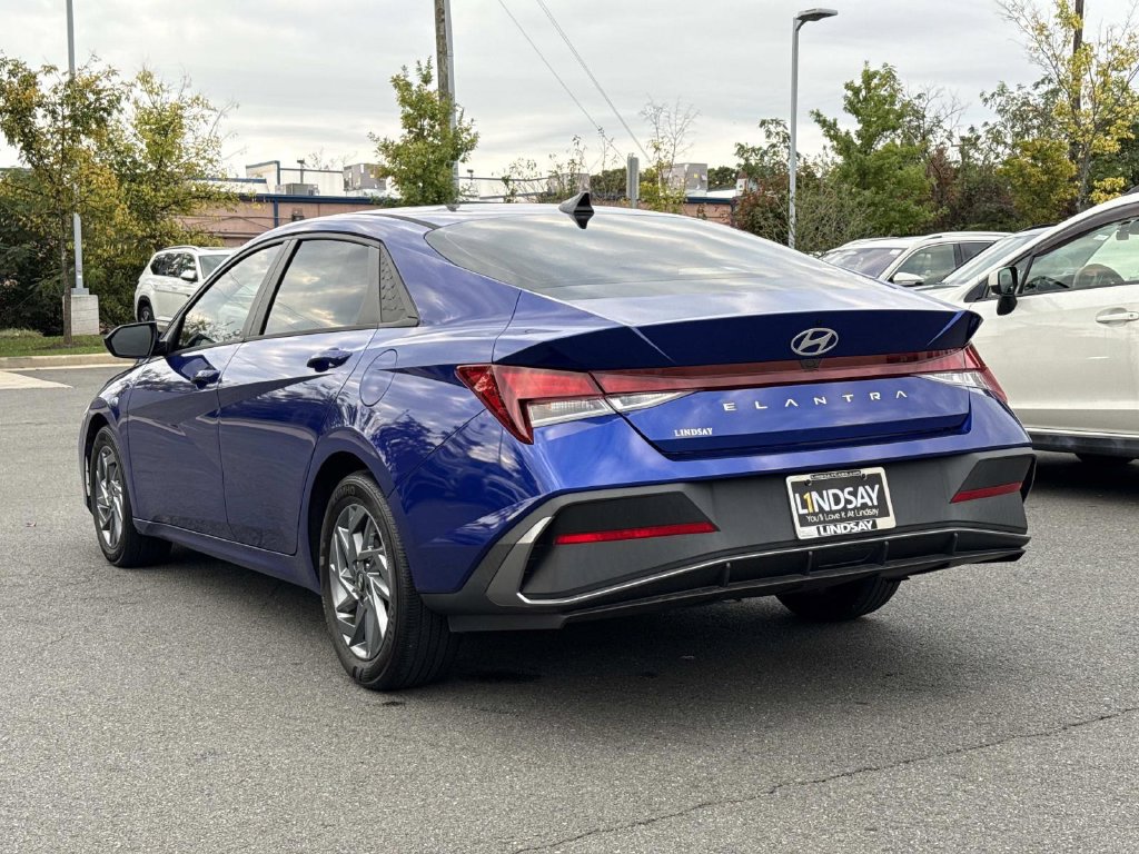 Used 2024 Hyundai Elantra SEL FWD image 5
