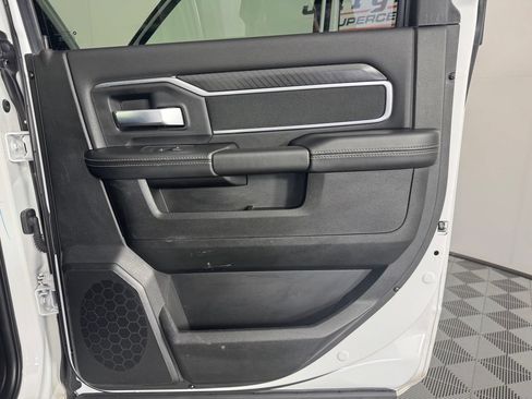 Used 2025 RAM 2500 Big Horn AWD/4WD image 30