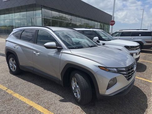 Used 2023 Hyundai Tucson SEL FWD image 4