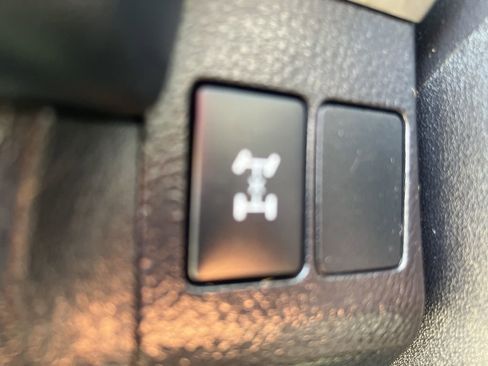 Used 2018 Toyota RAV4 XLE image 13
