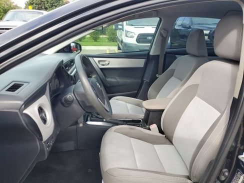Used 2018 Toyota Corolla LE FWD image 10