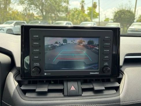 Used 2022 Toyota RAV4 LE AWD/4WD image 23