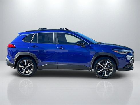Used 2025 Toyota Corolla Cross AWD Hybrid image 4