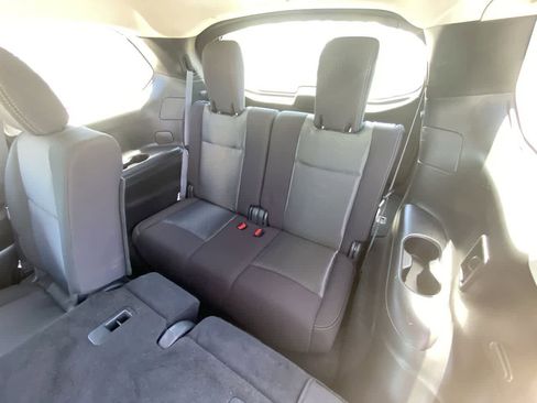 Used 2020 Nissan Pathfinder S AWD/4WD image 22