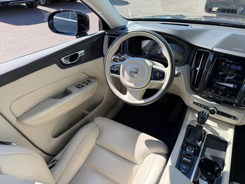 Used 2021 Volvo XC60 T5 Inscription w/ Advanced Package AWD/4WD image 6