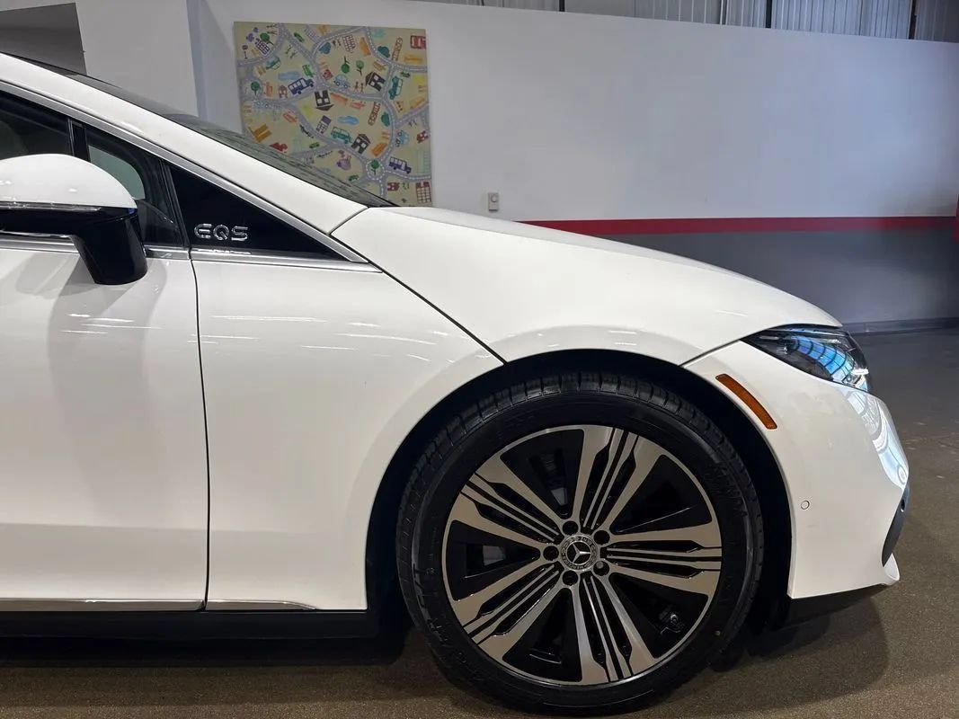 Used 2022 Mercedes-Benz EQS 450+ Sedan image 60