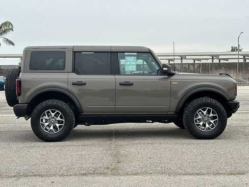 Certified 2025 Ford Bronco Badlands image 2
