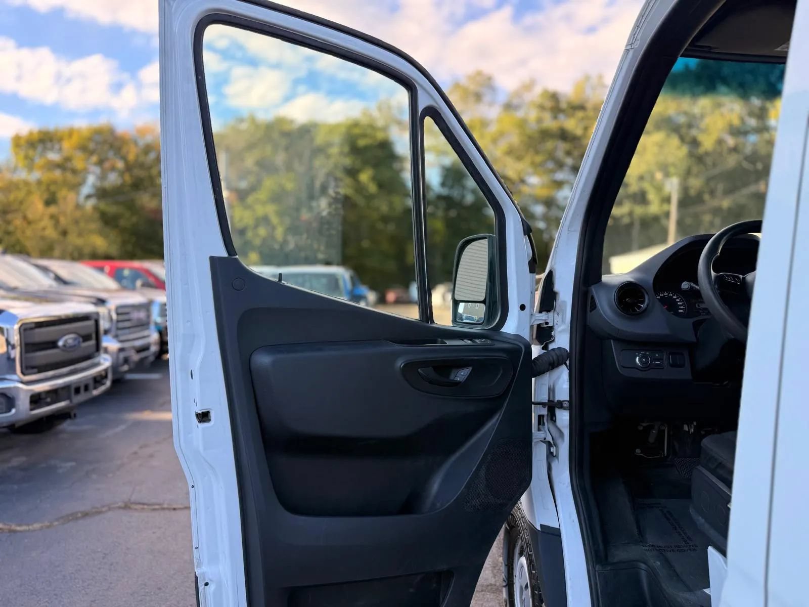 Used 2019 Mercedes-Benz Sprinter 144 Cargo image 13