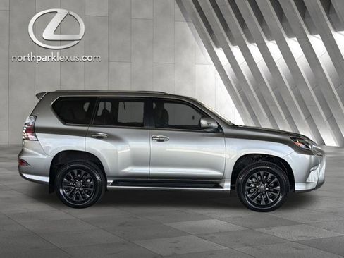 Certified 2022 Lexus GX 460 Premium w/ Premium Package AWD/4WD image 4