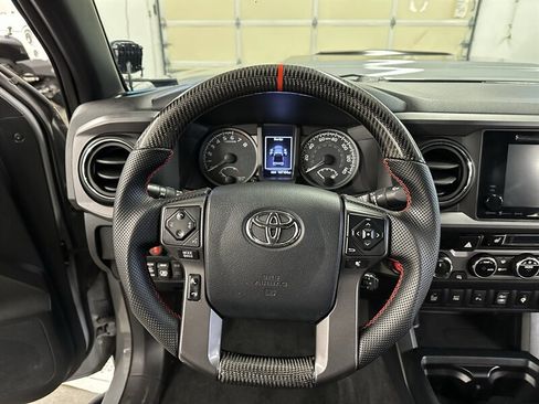 Used 2017 Toyota Tacoma TRD Pro AWD/4WD image 21