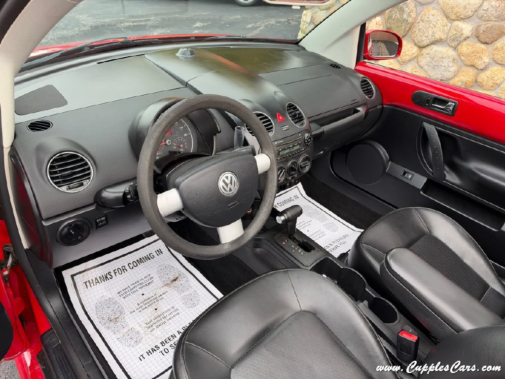Used 2008 Volkswagen Beetle S FWD image 4