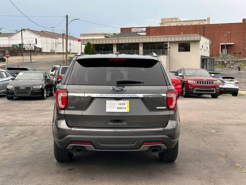 Used 2018 Ford Explorer XLT w/ Equipment Group 202A FWD image 9