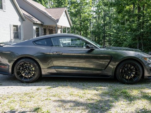 Used 2015 Ford Mustang Shelby GT350 RWD image 9