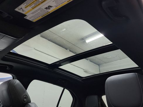 Used 2023 Cadillac XT4 Luxury w/ Cold Weather Package image 23