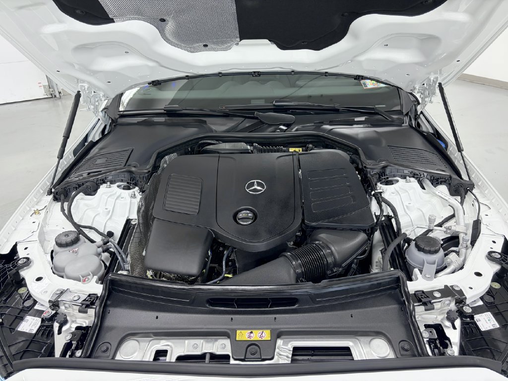 Used 2025 Mercedes-Benz C 300 4MATIC Sedan image 13