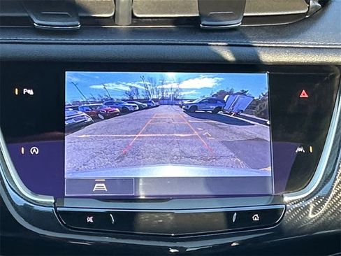 Used 2024 Cadillac XT6 Sport image 17