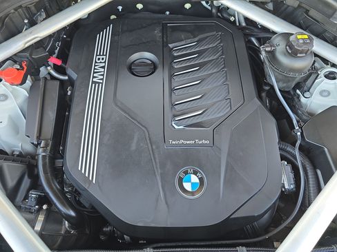 Used 2020 BMW X5 xDrive40i w/ Premium Package image 32