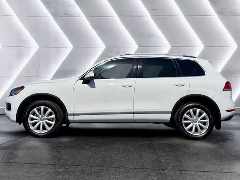 Used 2012 Volkswagen Touareg TDI image 5