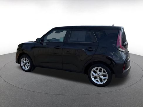 Used 2025 Kia Soul LX w/ LX Technology Package image 10