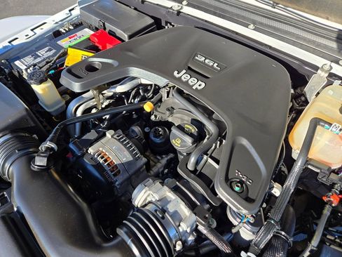 Used 2021 Jeep Gladiator Mojave image 16