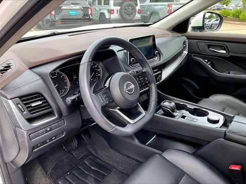 Used 2023 Nissan Rogue SV w/ SV Premium B Package AWD/4WD image 8