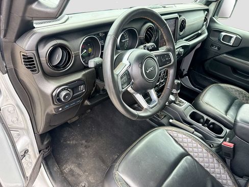 Used 2023 Jeep Wrangler Unlimited Sahara AWD/4WD image 10