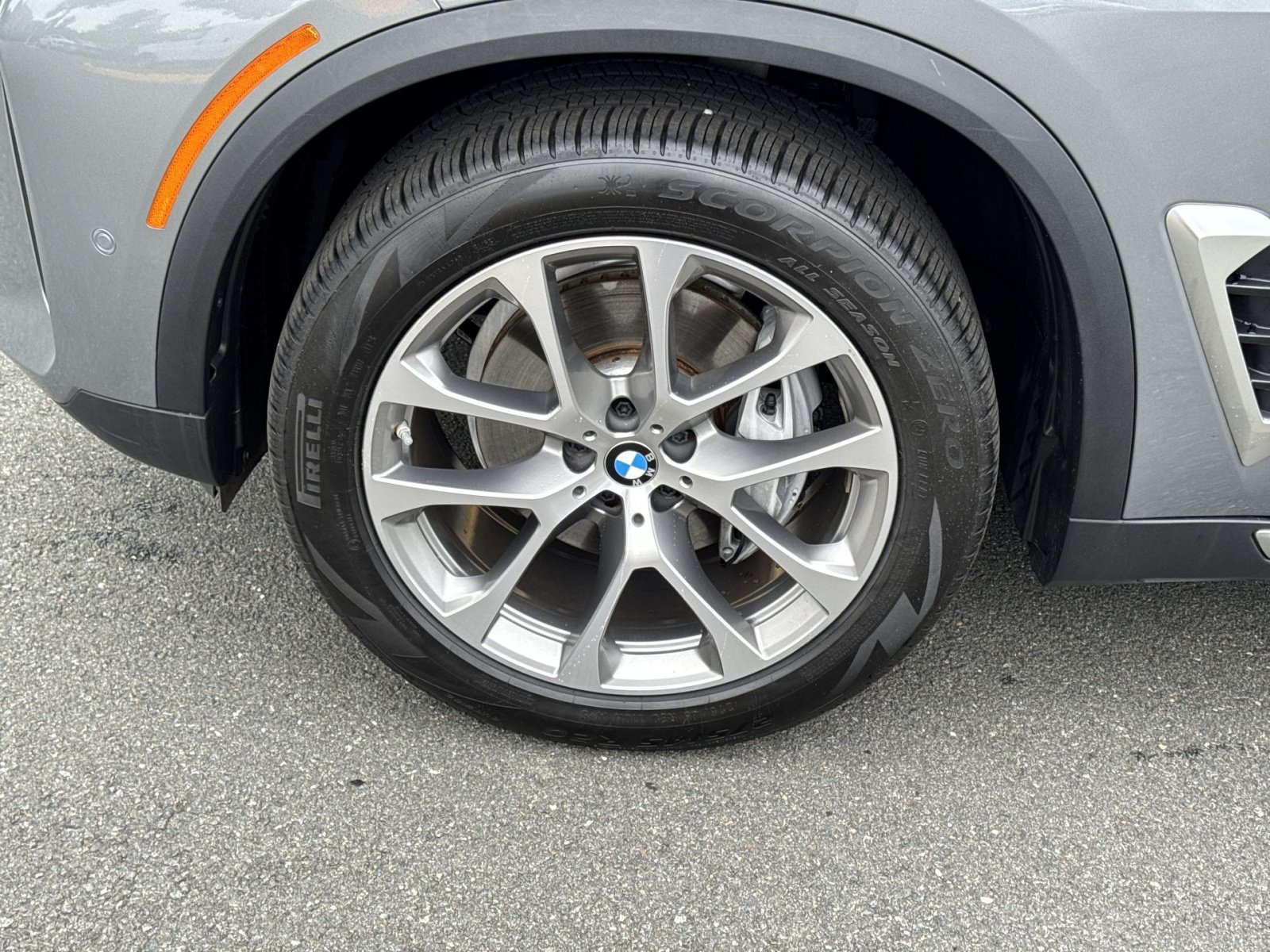 Used 2024 BMW X5 xDrive40i AWD/4WD image 12