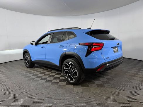 Used 2024 Chevrolet Trax RS w/ Sunroof Package FWD image 10