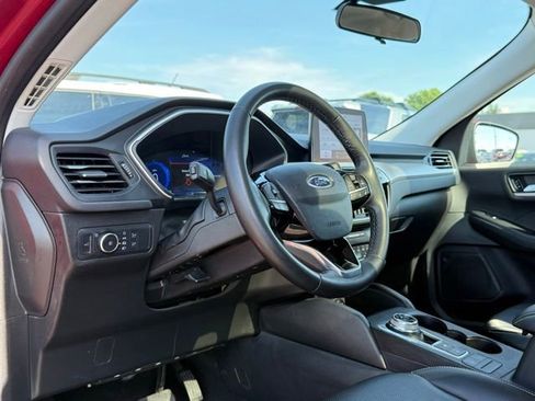 Used 2022 Ford Escape SEL w/ Technology Package AWD/4WD image 12