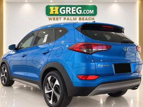 Used 2018 Hyundai Tucson Value FWD image 2