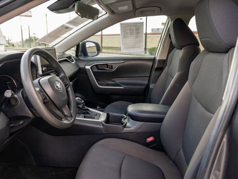 Used 2023 Toyota RAV4 LE image 12