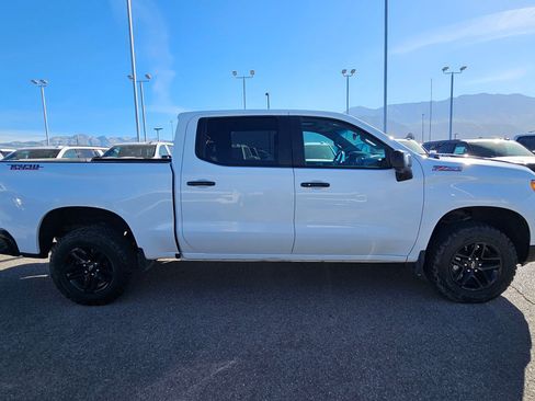 Used 2023 Chevrolet Silverado 1500 LT Trail Boss w/ LT Trail Boss Premium Package AWD/4WD image 2