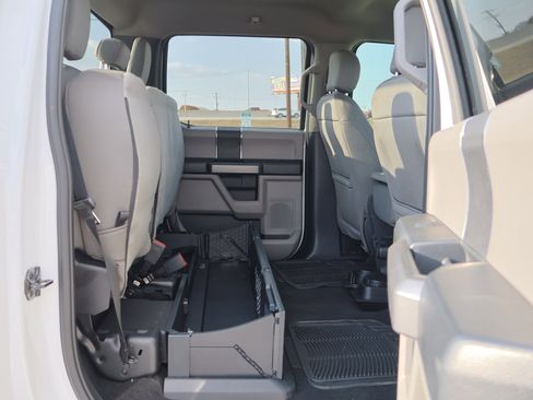 Certified 2020 Ford F250 XLT w/ Tremor Off-Road Package image 33