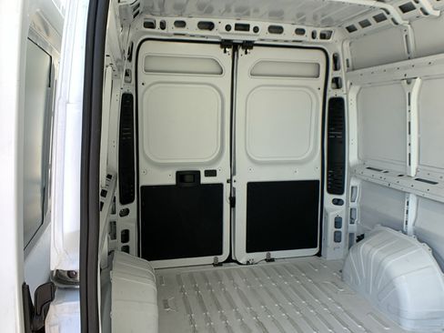 Used 2024 RAM ProMaster 2500 w/ Safety Group FWD image 25
