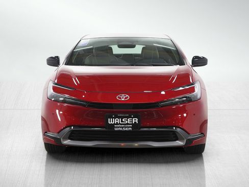 Used 2025 Toyota Prius XLE image 8