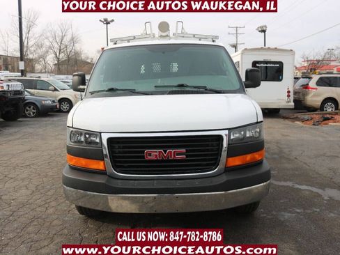 Used 2017 GMC Savana 2500 RWD image 2