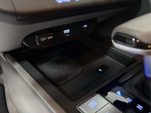 Used 2025 Hyundai Elantra Sport image 17