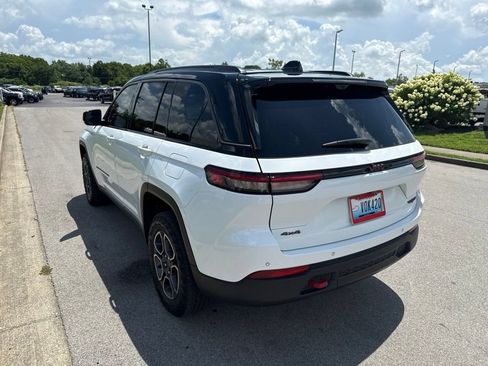 Used 2022 Jeep Grand Cherokee Trailhawk w/ ADV Protech Group II AWD/4WD image 4