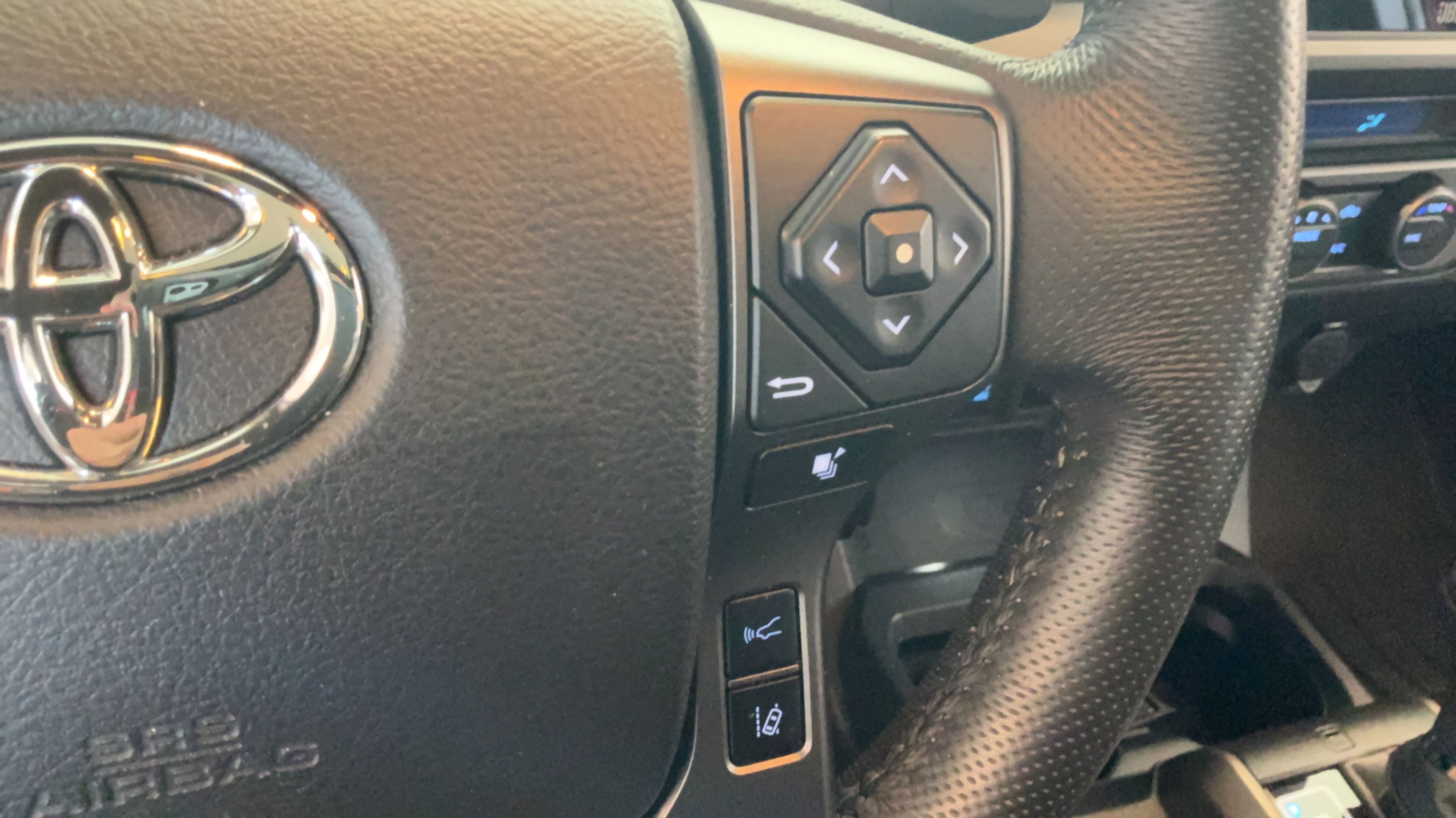 Used 2021 Toyota Tacoma TRD Sport w/ TRD Premium Sport Package RWD image 17