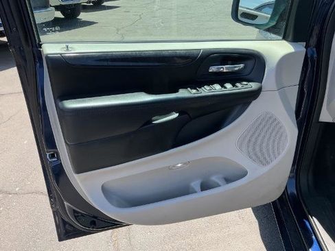 Used 2013 Dodge Grand Caravan SXT w/ UConnect Hands-Free Group image 11